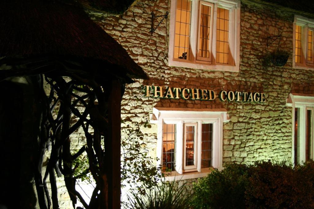 Thatched Cottage Shepton Mallet Exteriör bild